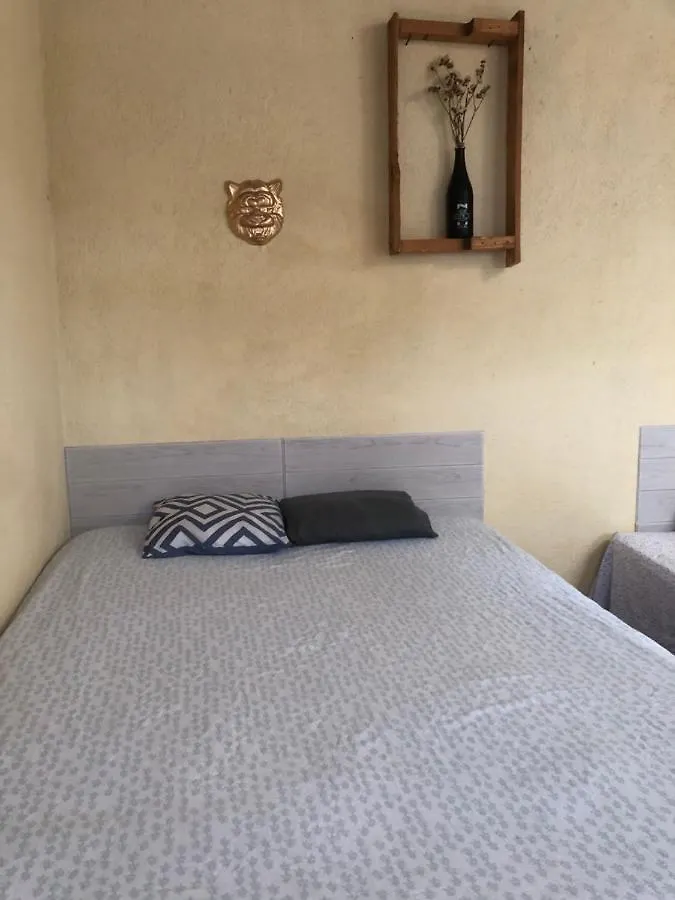 Konukevi Jaguar En Antigua Hostal